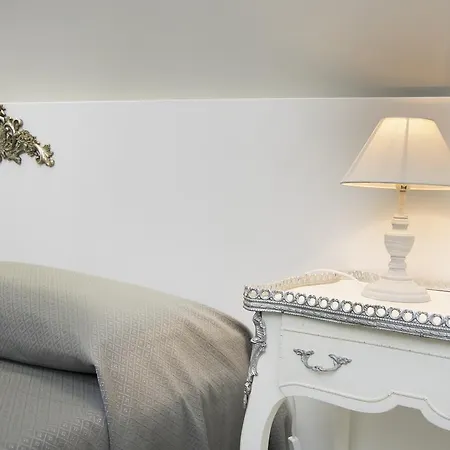 Apartment Gens Claudia, Vatican Luxury *