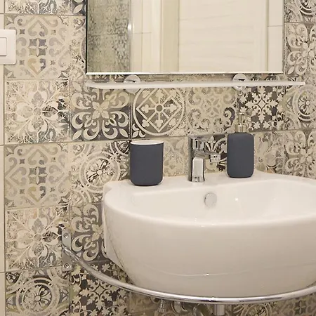 Gens Claudia, Vatican Luxury * Řím