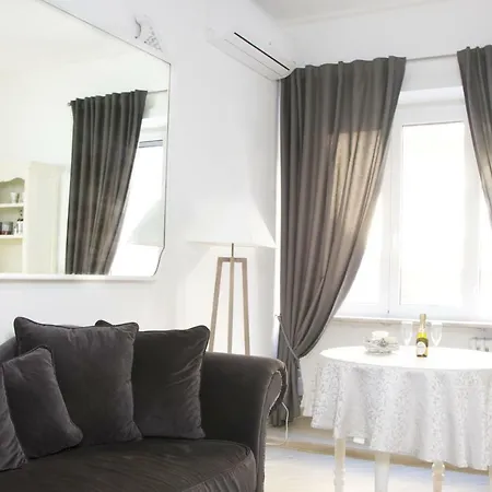 Apartment Gens Claudia, Vatican Luxury