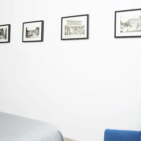 Gens Claudia, Vatican Luxury *