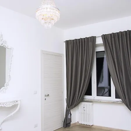 Gens Claudia, Vatican Luxury * Rome